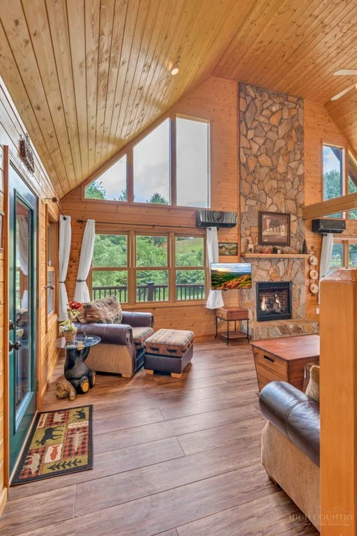 Image number 5 for the current listing
