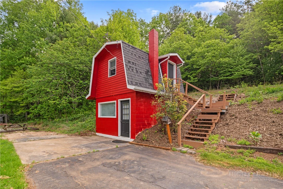 Image number 19 for the current listing