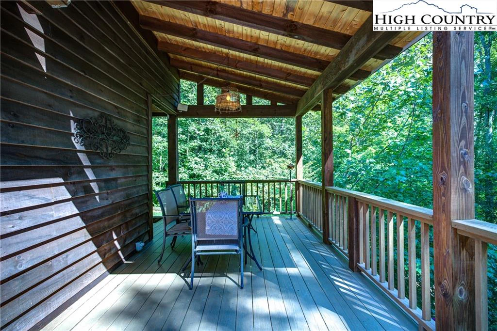 Image number 18 for the current listing
