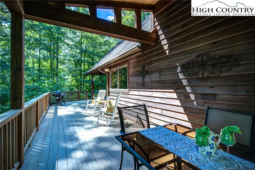 Image number 19 for the current listing