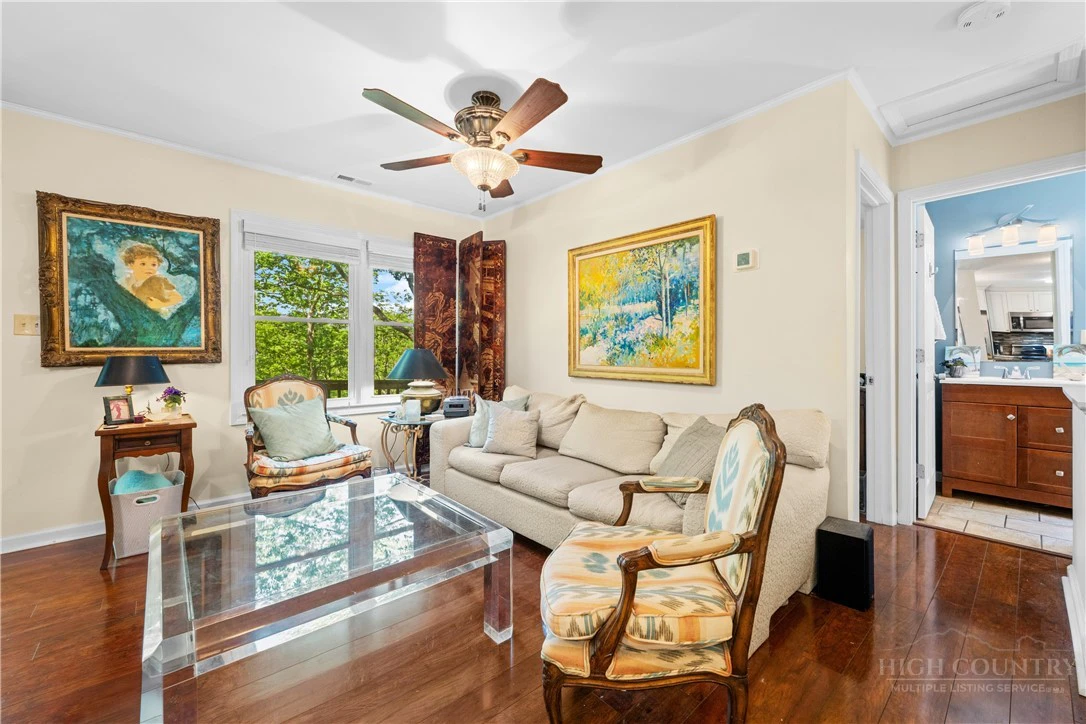 Image number 12 for the current listing