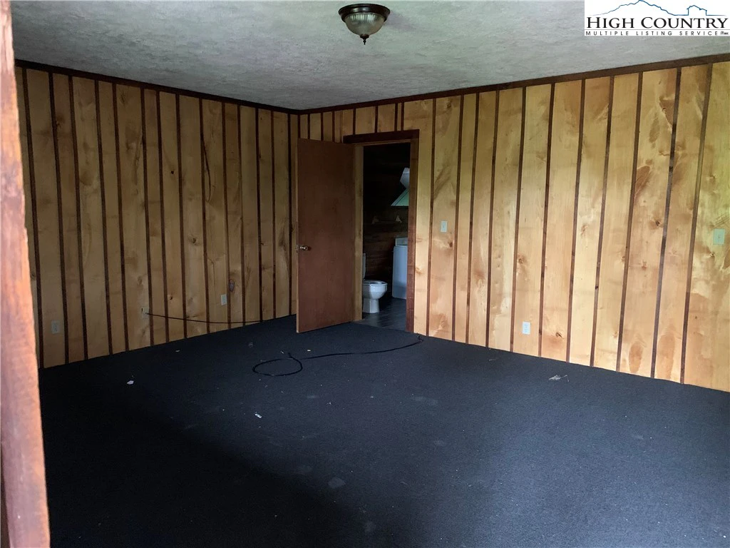 Image number 5 for the current listing