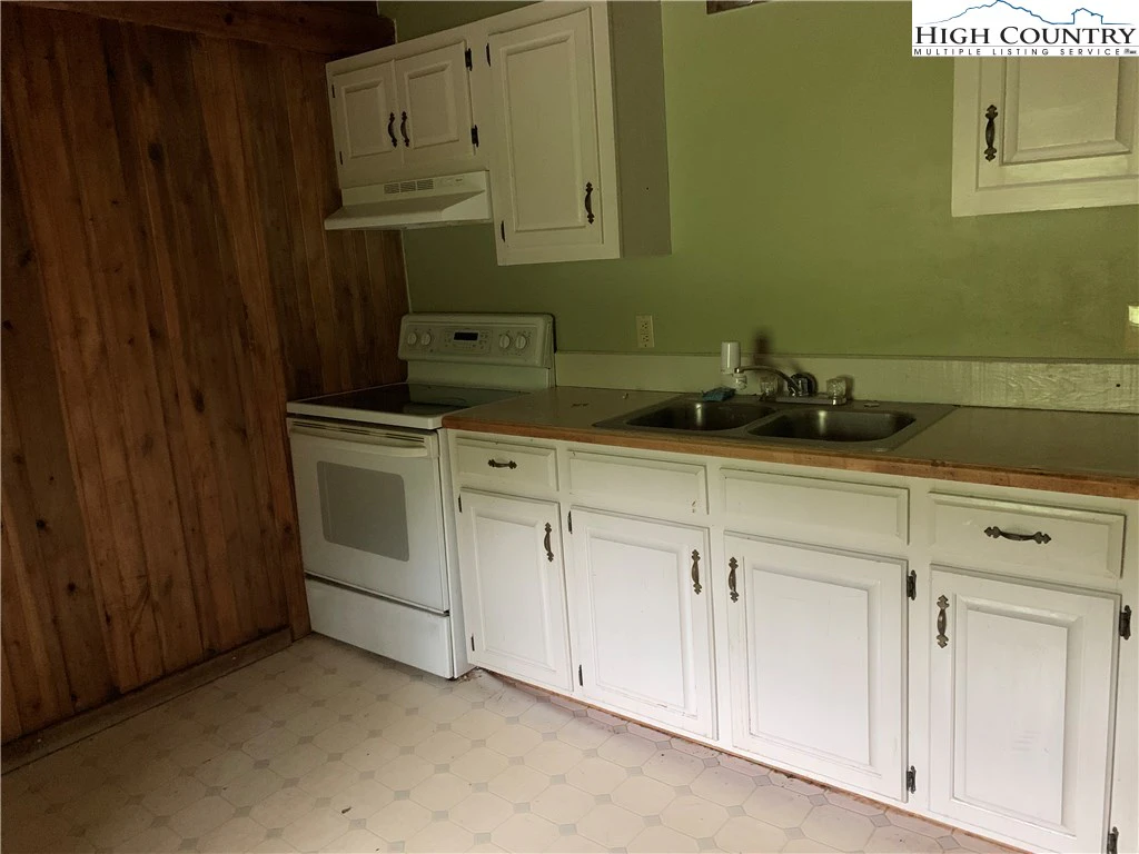 Image number 8 for the current listing