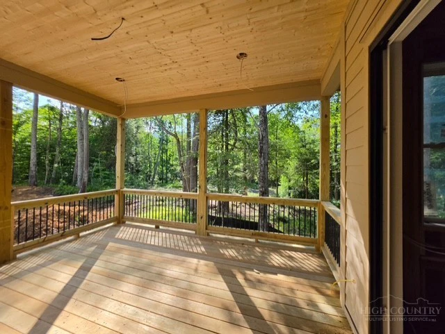 Image number 5 for the current listing