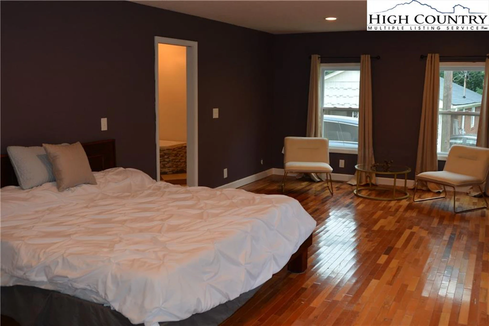 Image number 9 for the current listing