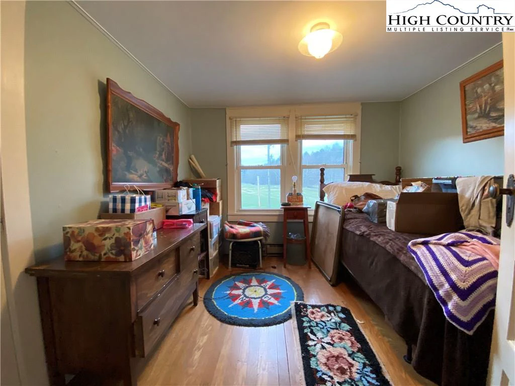 Image number 3 for the current listing