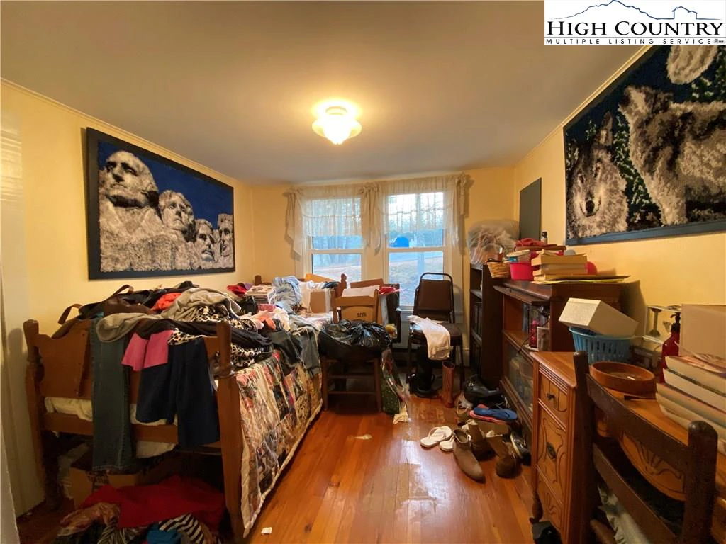 Image number 5 for the current listing