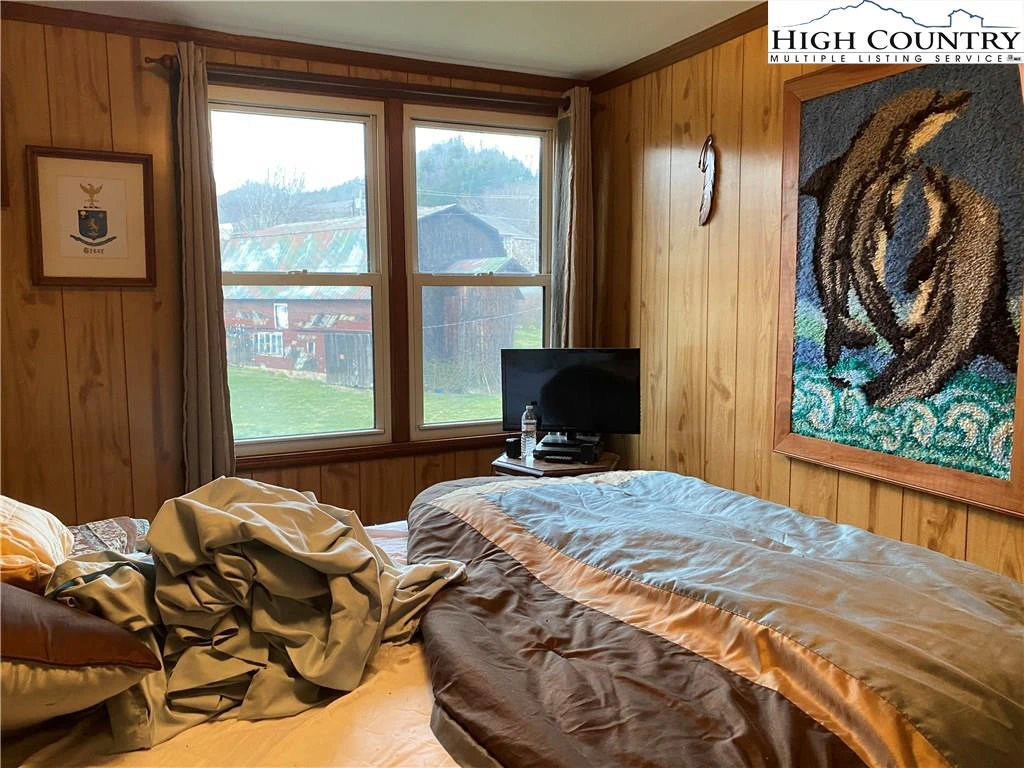 Image number 7 for the current listing