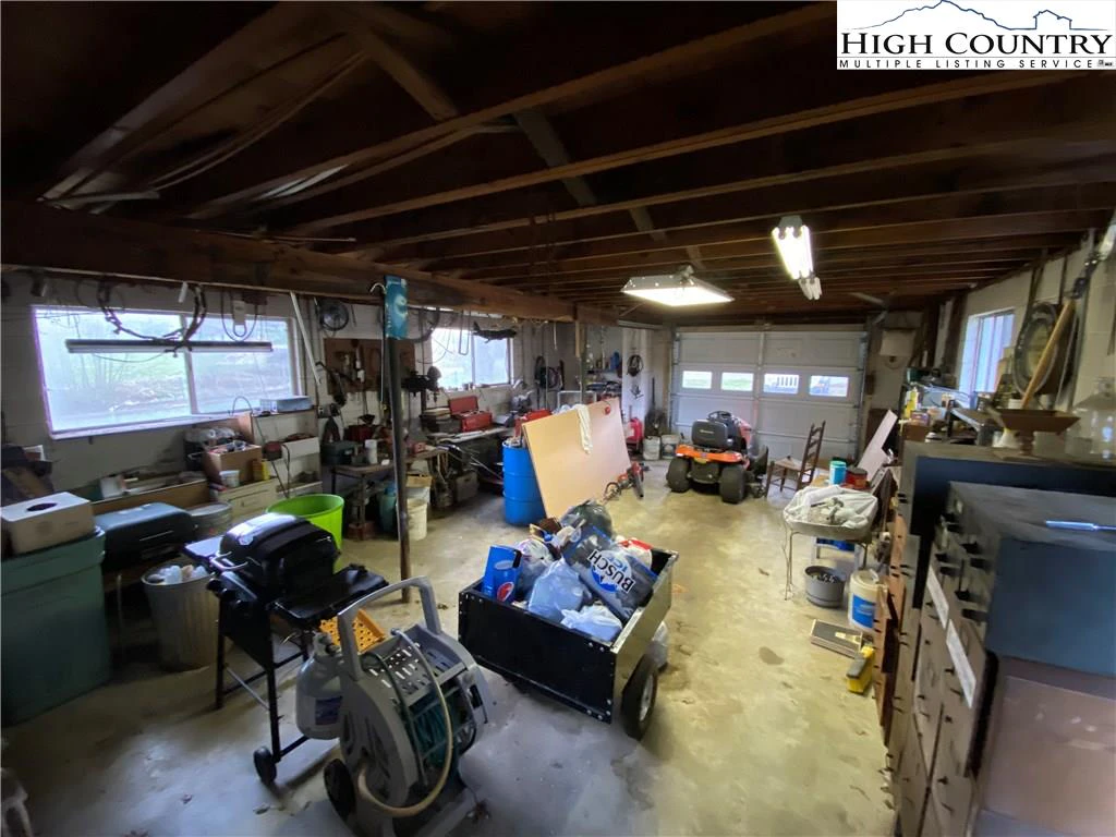 Image number 20 for the current listing