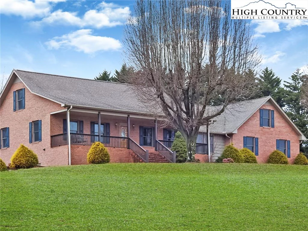 Image number 1 for the current listing