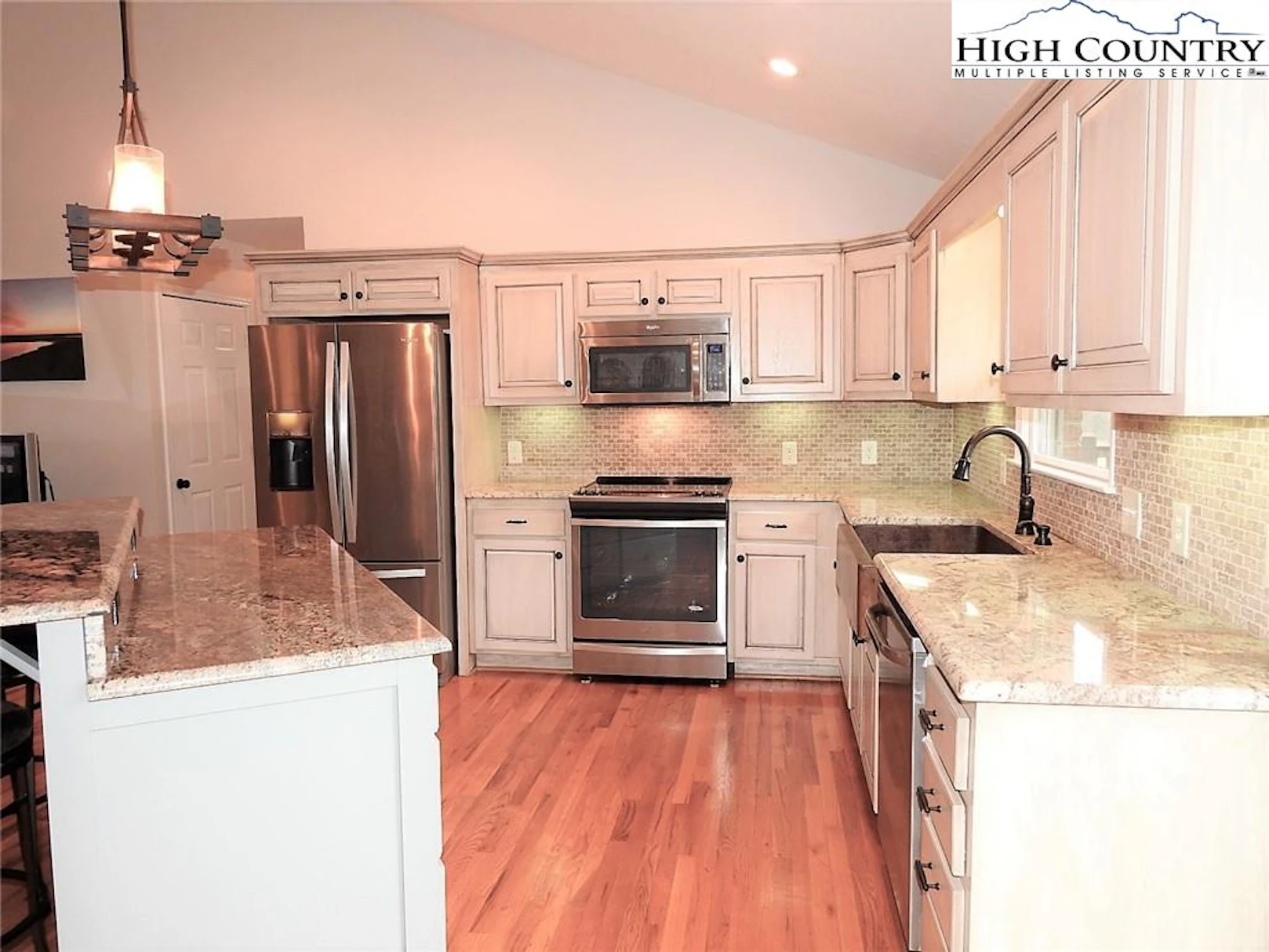 Image number 2 for the current listing