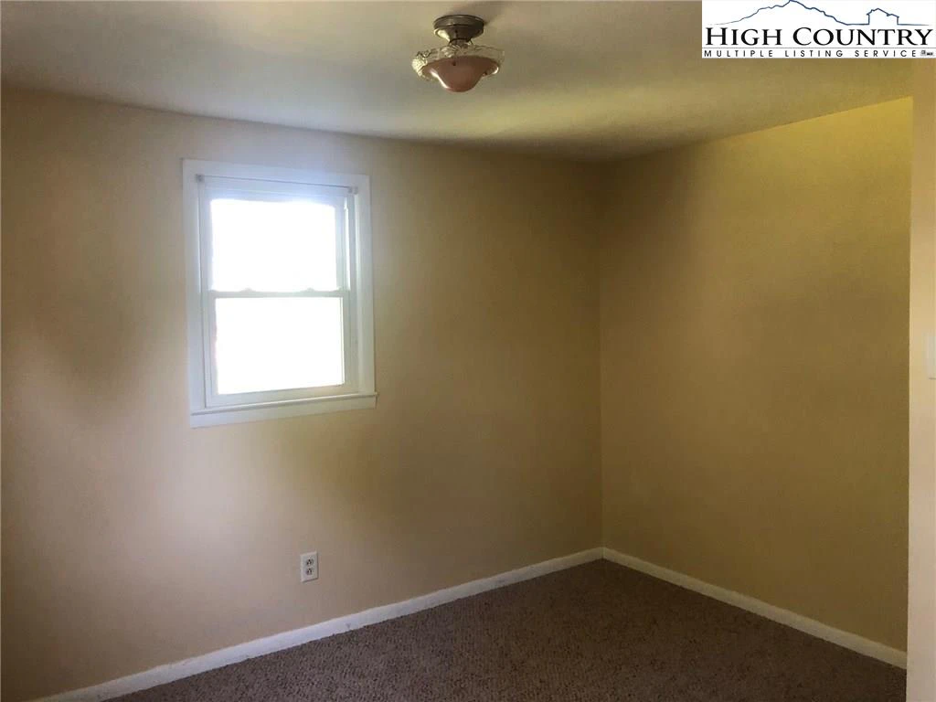 Image number 12 for the current listing