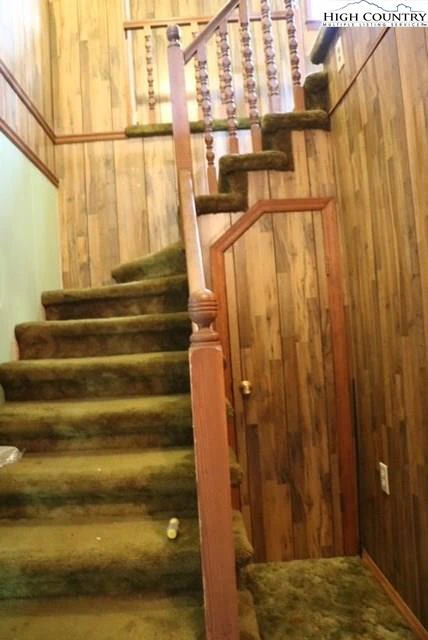 Image number 11 for the current listing