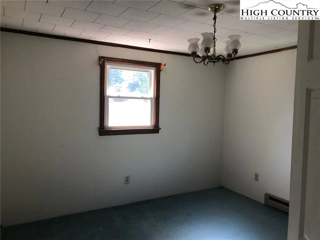 Image number 7 for the current listing