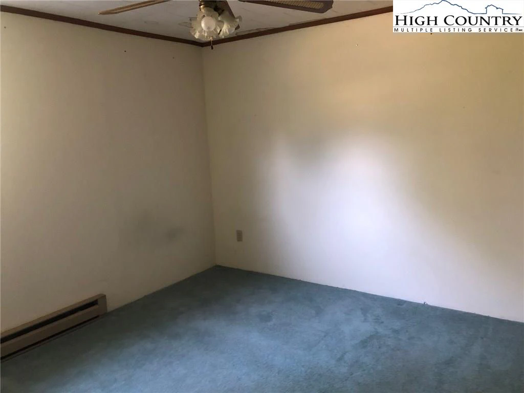 Image number 6 for the current listing