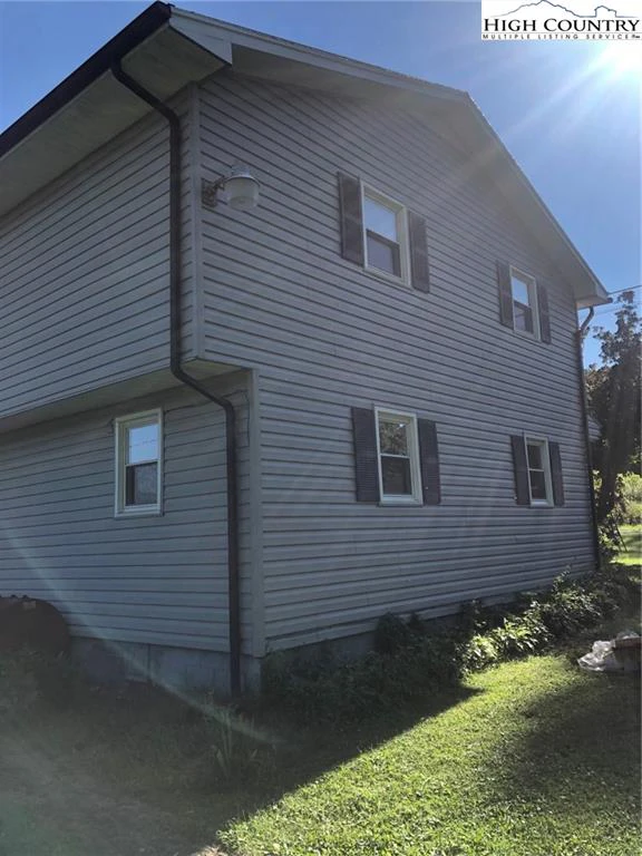 Image number 21 for the current listing