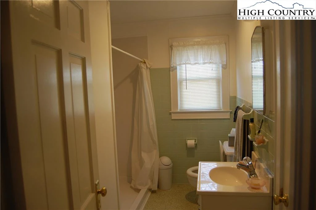 Image number 11 for the current listing