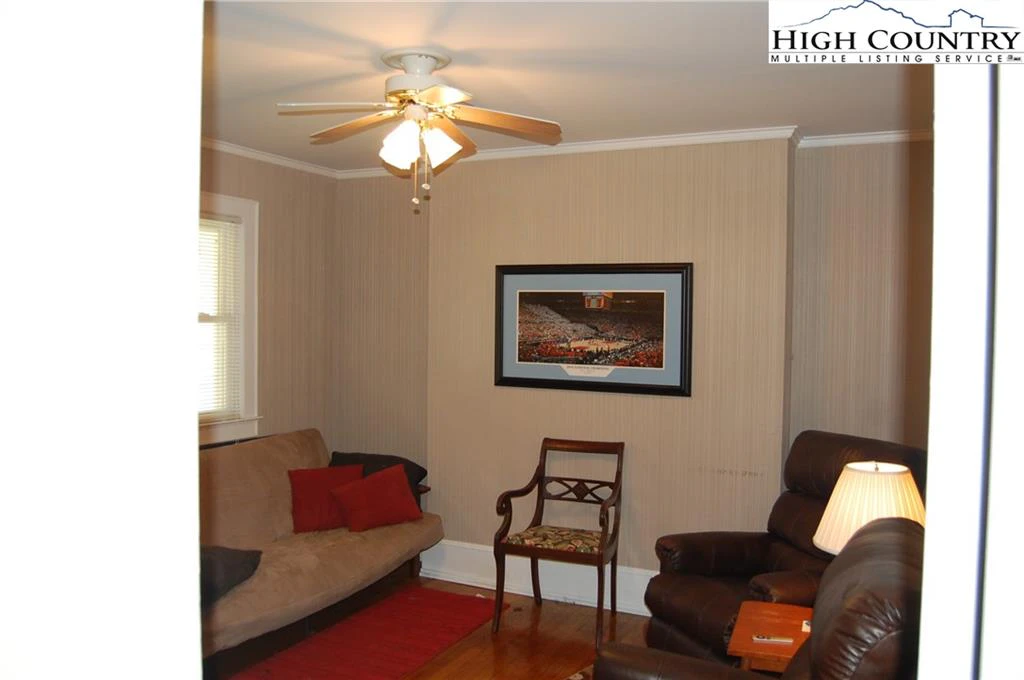 Image number 10 for the current listing