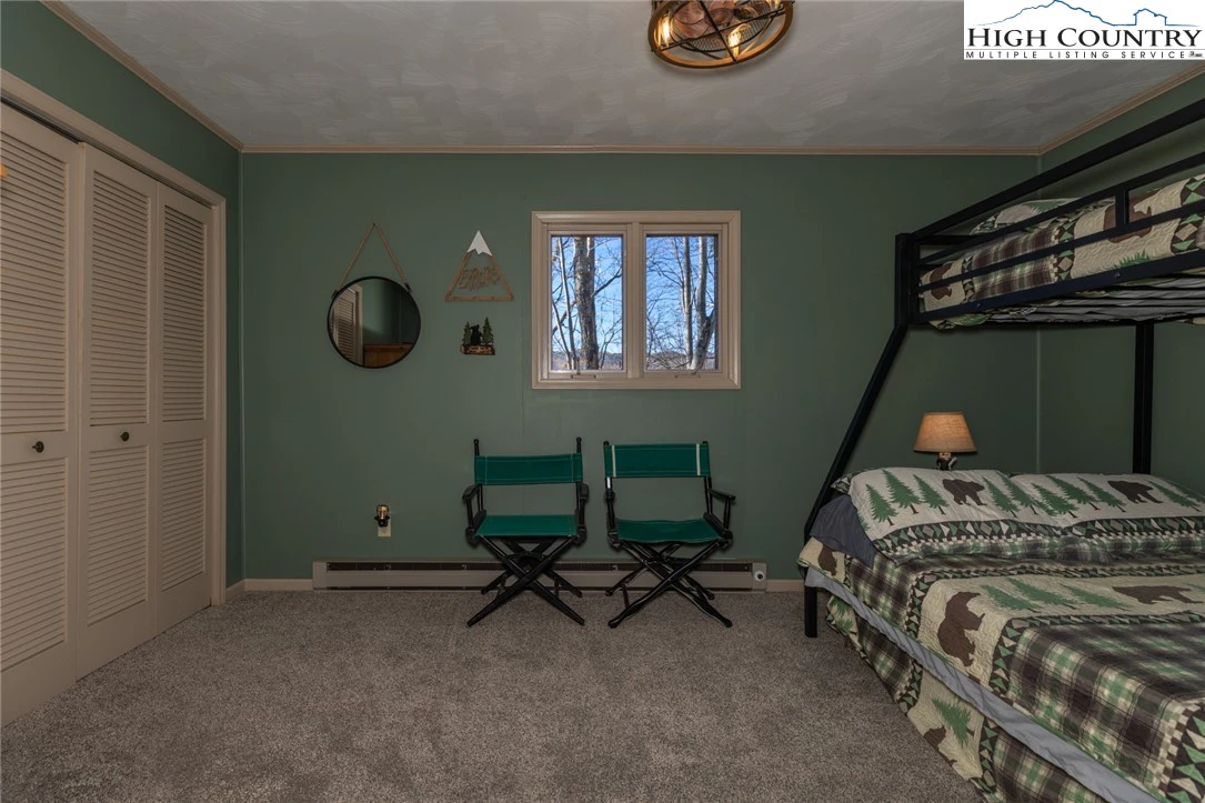Image number 2 for the current listing