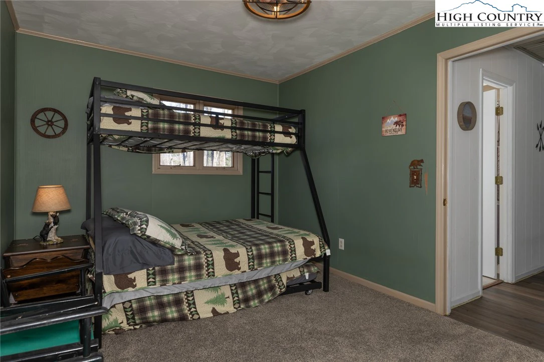 Image number 12 for the current listing