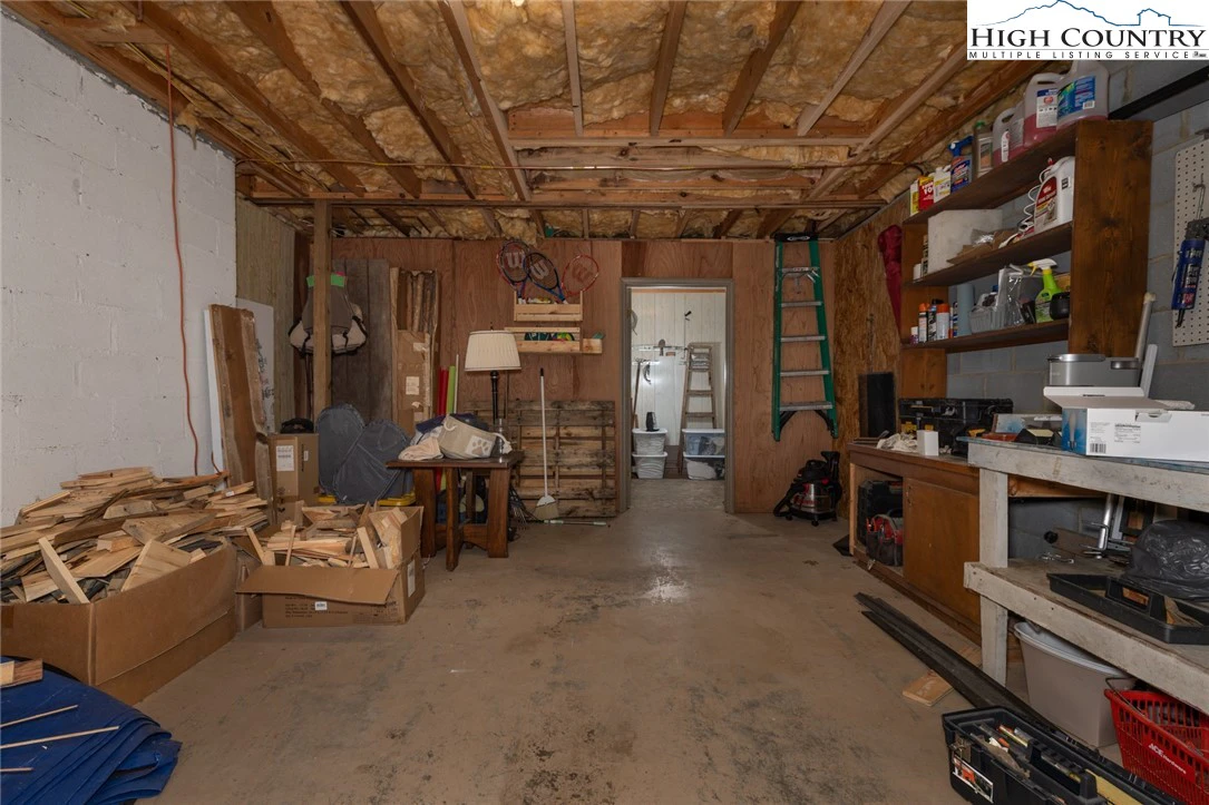 Image number 16 for the current listing