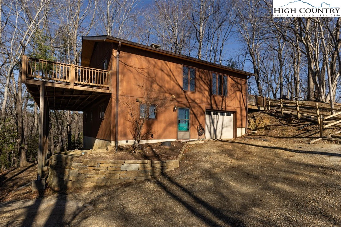Image number 19 for the current listing