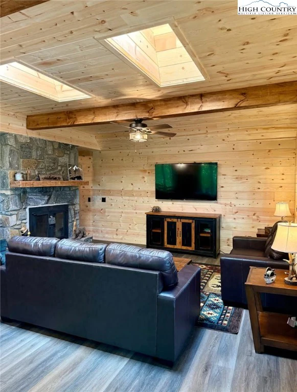Image number 5 for the current listing