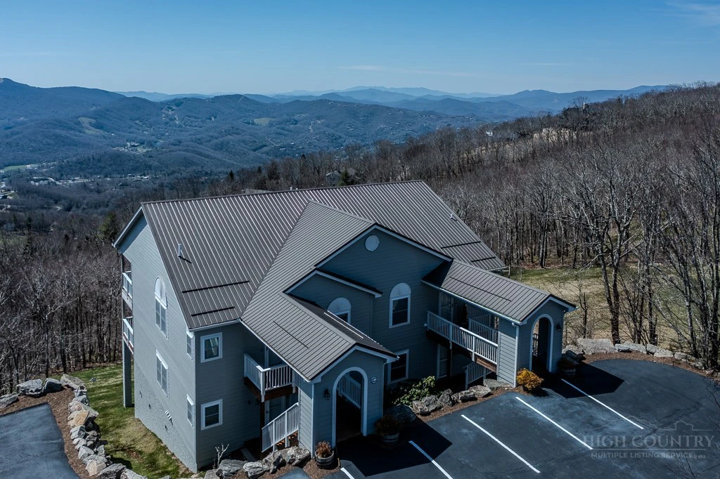 Image number 15 for the current listing