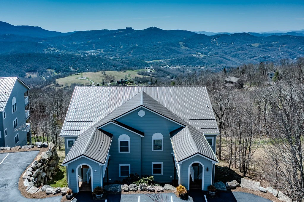 Image number 1 for the current listing