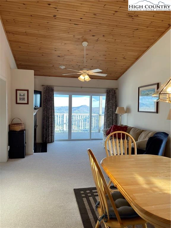 Image number 19 for the current listing
