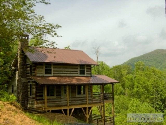 Image number 1 for the current listing