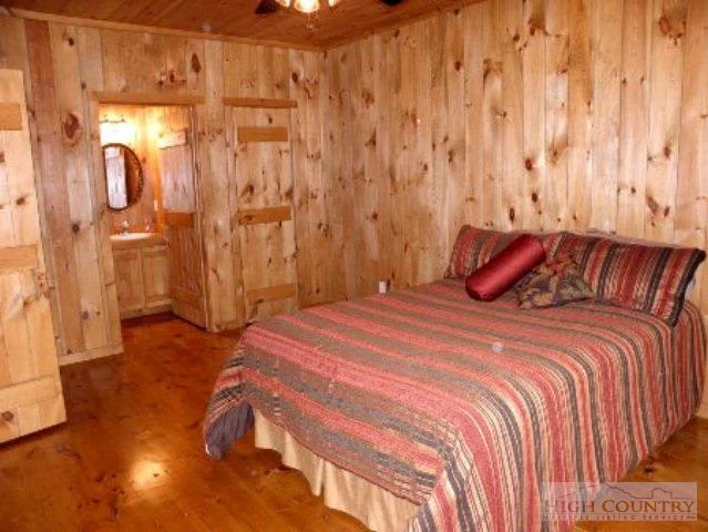 Image number 10 for the current listing