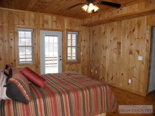 Image number 3 for the current listing