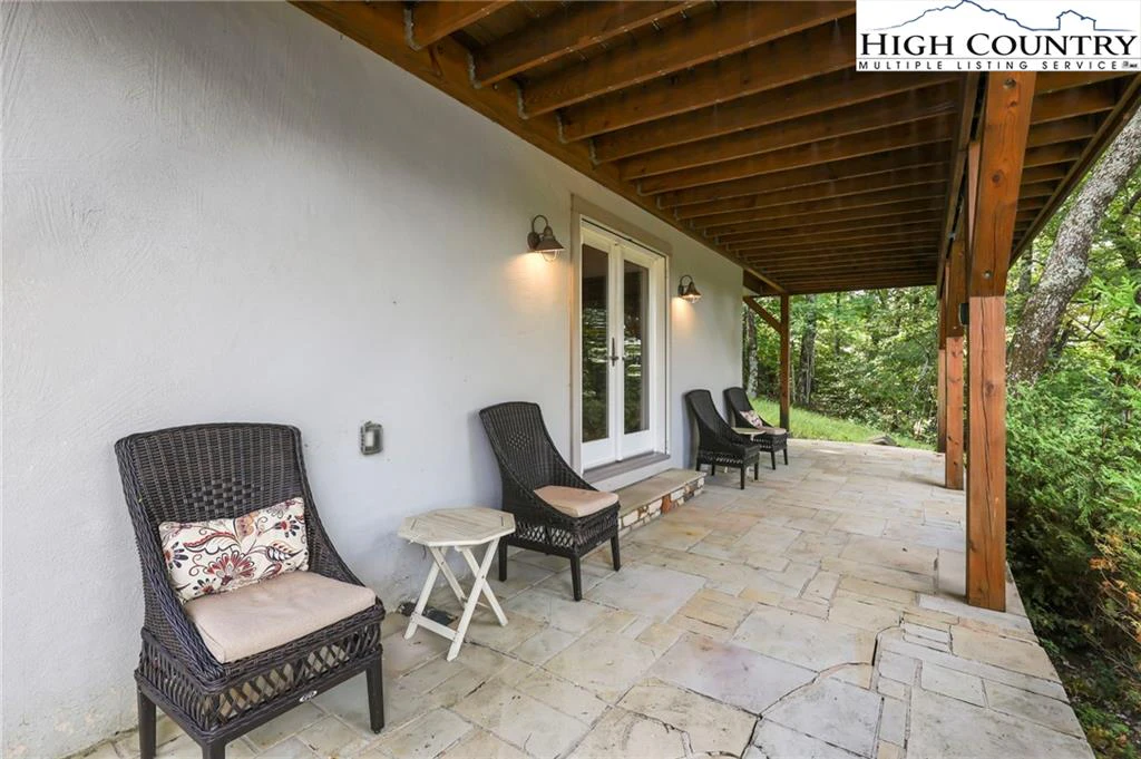 Image number 5 for the current listing