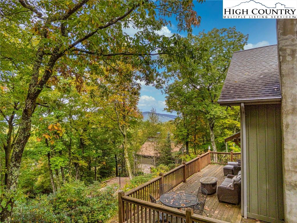 Image number 8 for the current listing