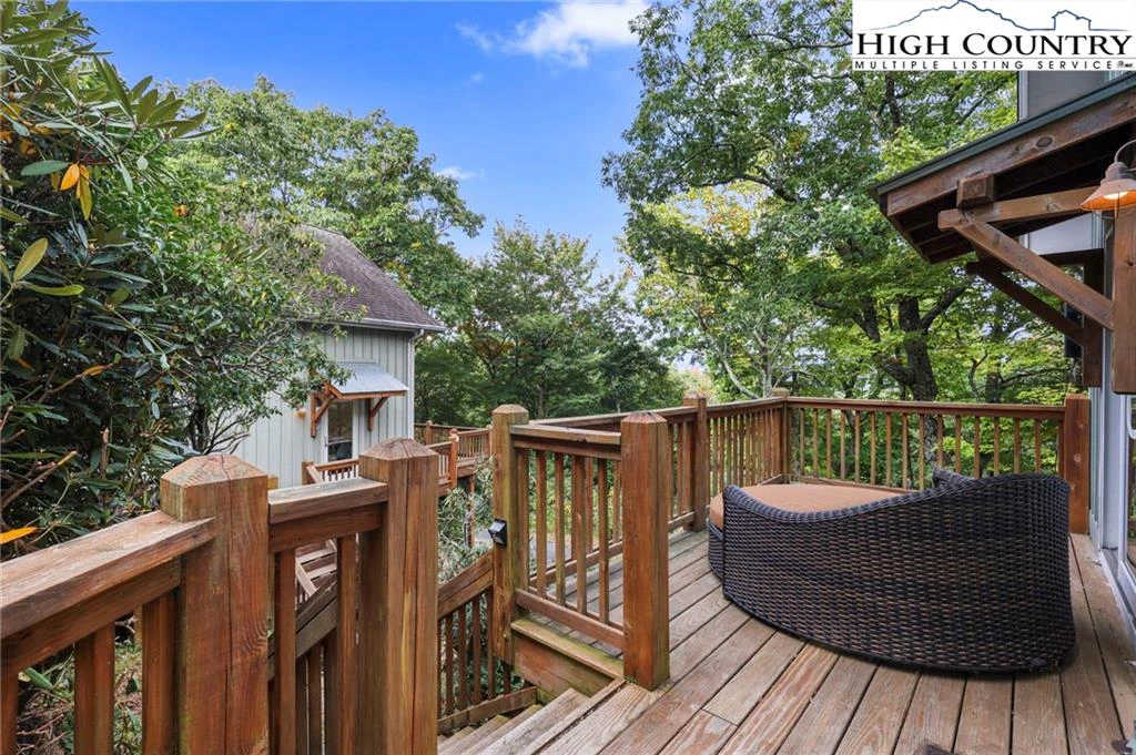 Image number 11 for the current listing
