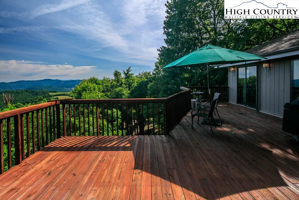 Image number 14 for the current listing