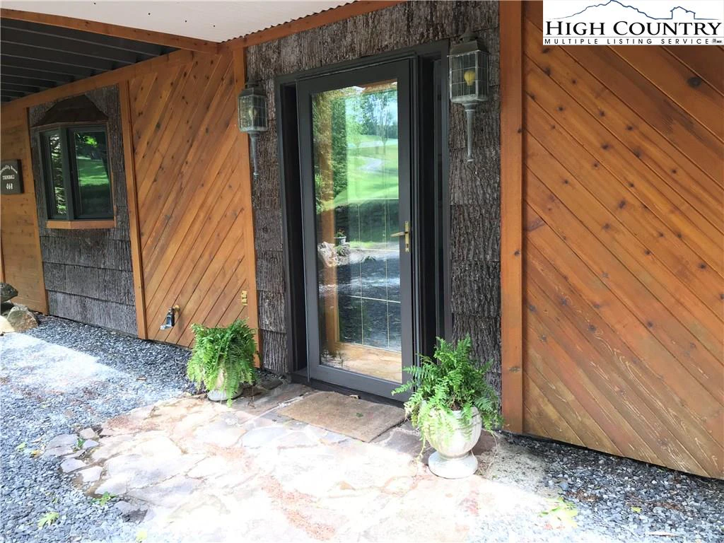 Image number 17 for the current listing