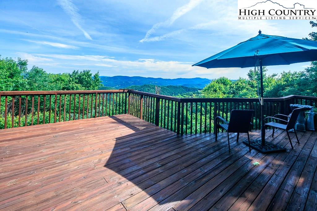 Image number 19 for the current listing