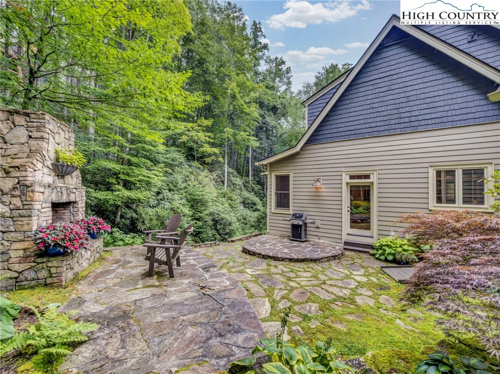 Image number 15 for the current listing