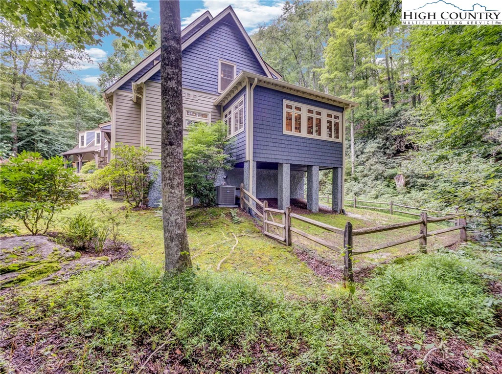 Image number 19 for the current listing
