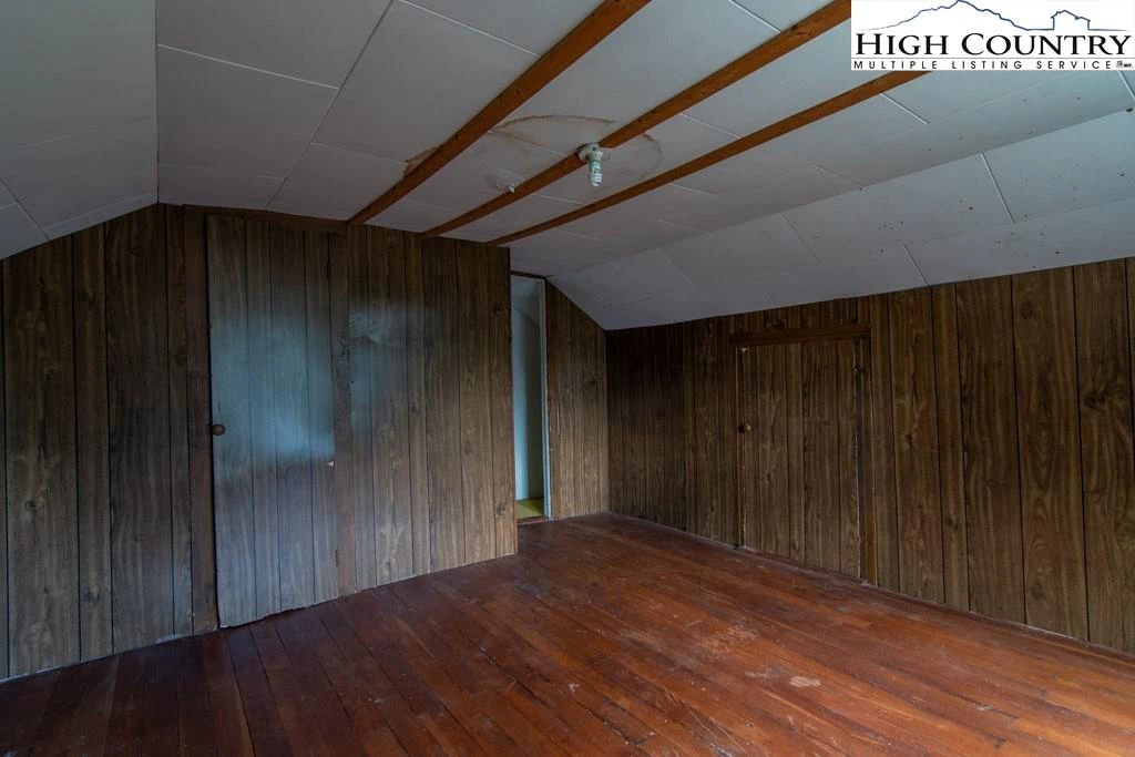 Image number 20 for the current listing