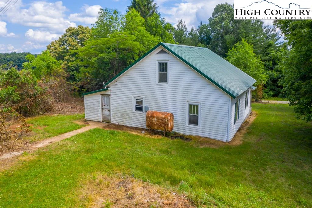 Image number 13 for the current listing