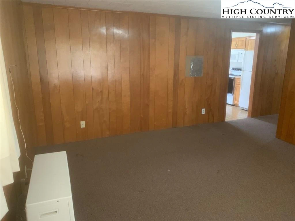 Image number 21 for the current listing