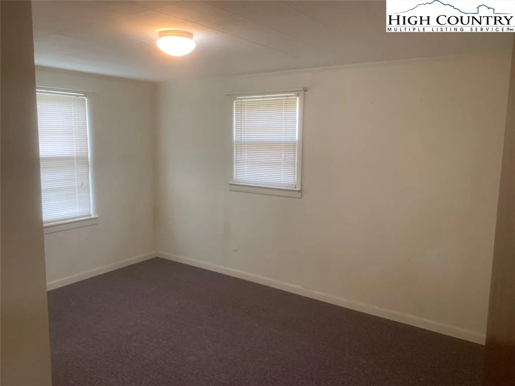 Image number 18 for the current listing
