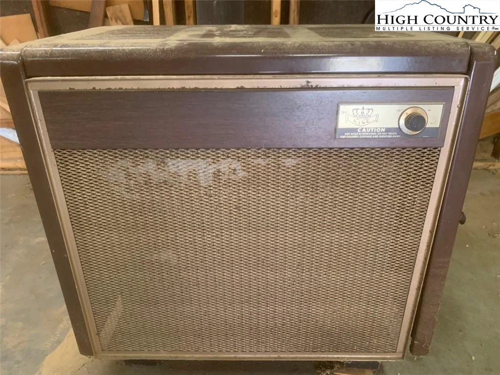 Image number 12 for the current listing