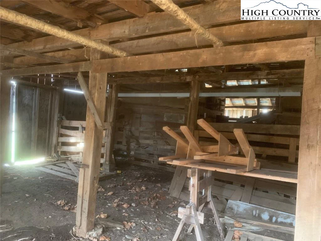 Image number 10 for the current listing