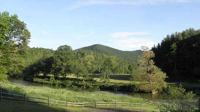 Image number 18 for the current listing