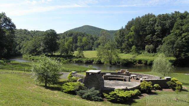 Image number 17 for the current listing