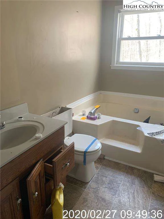 Image number 10 for the current listing